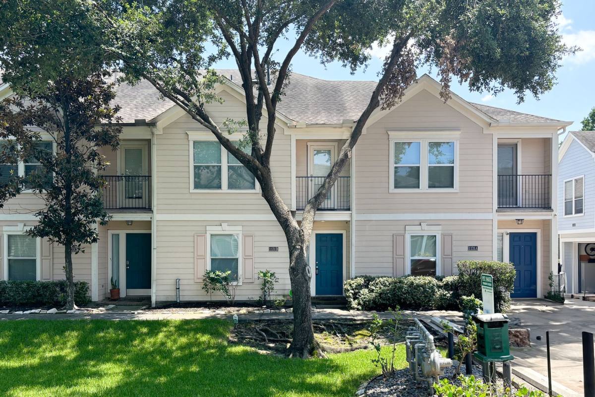 House for rent at 1131 W 24th St, Houston, TX 77008