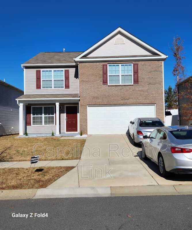 House for rent at 714 Xander Dr, Charlotte, NC 28214