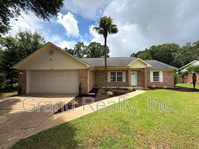 House for rent at 4429 Amberwood Circle, Milton, FL 32571