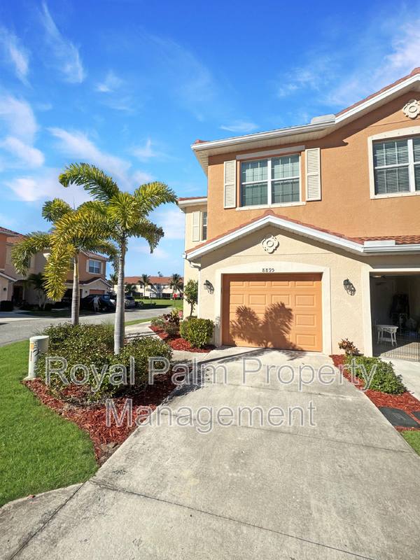 Townhouse for rent at 8895 Via Isola Court, Fort Myers, FL 33966