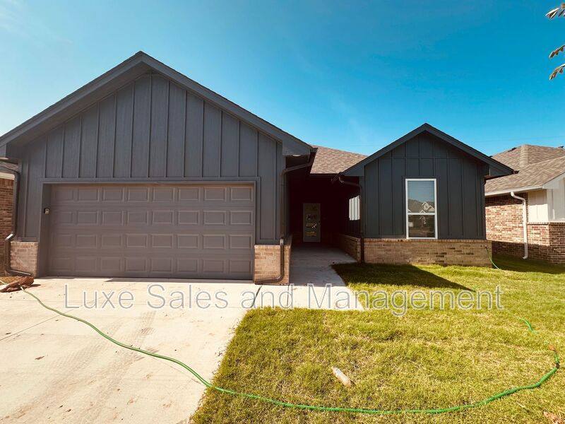 House for rent at 8305 NW 163rd Terrace, Edmond, OK 73013