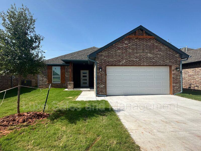 House for rent at 8229 NW 163rd Terrace, Edmond, OK 73013