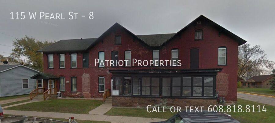 Apartment for rent at 115 W Pearl St #8, New Lisbon, WI 53950