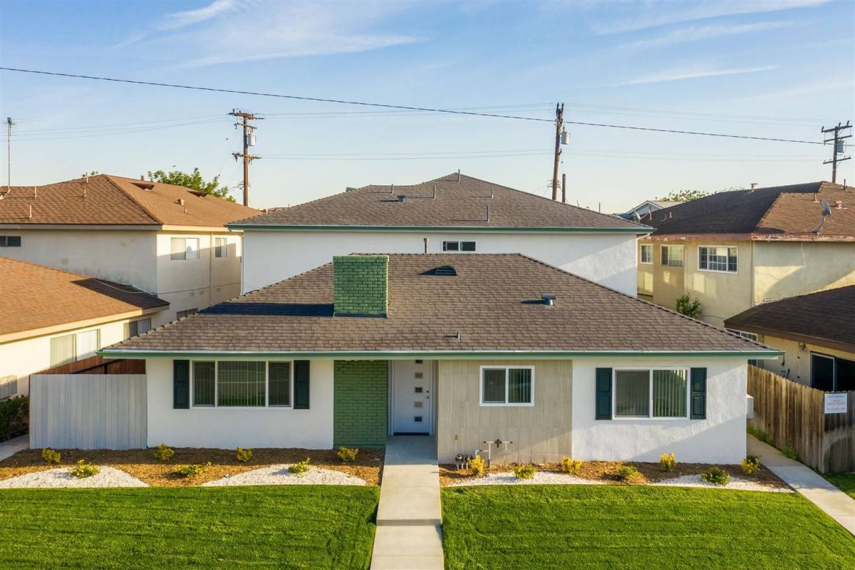 Apartment for rent at 2979 W 235th St, Torrance, CA 90505
