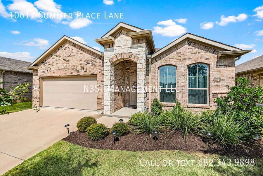 House for rent at 10617 Summer Place Lane, Fort Worth, TX 76140