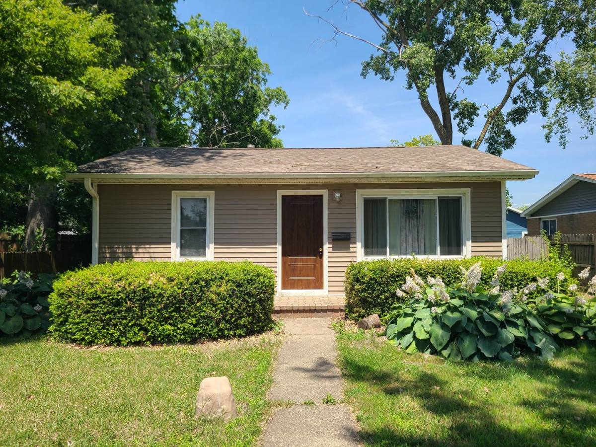 House for rent at 409 Humphrey St, South Haven, MI 49090