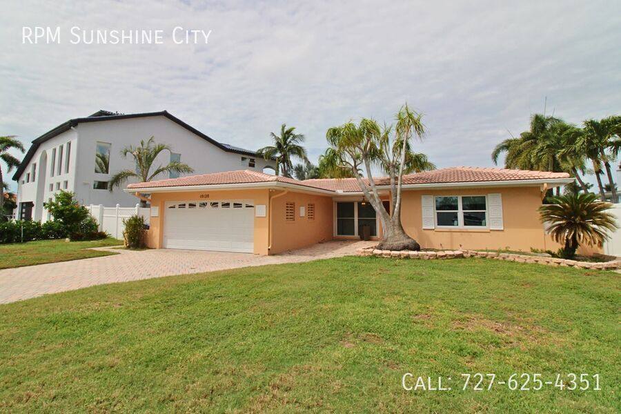 House for rent at 10128 Yacht Club Dr, Saint Petersburg, FL 33706