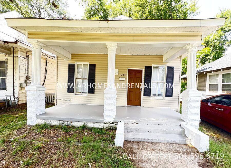 House for rent at 1235 W 11th St, North Little Rock, AR 72114