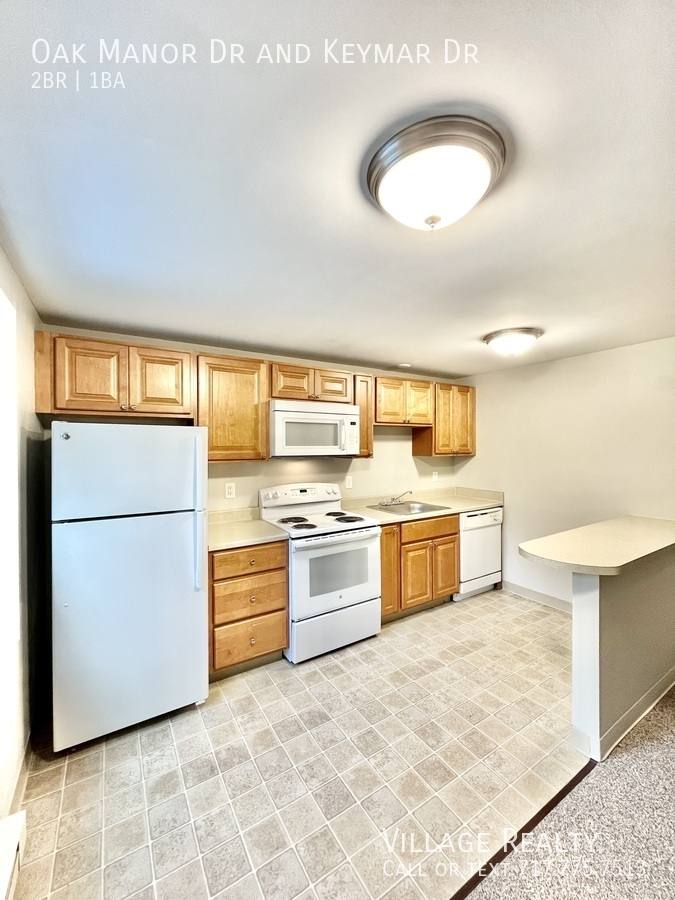 Townhouse for rent at 219 Oak Manor Dr, York, PA 17402