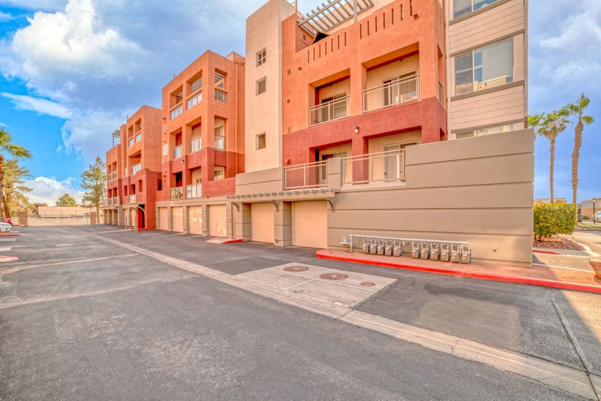 Condo for rent at 87 E Agate Ave, Las Vegas, NV 89123