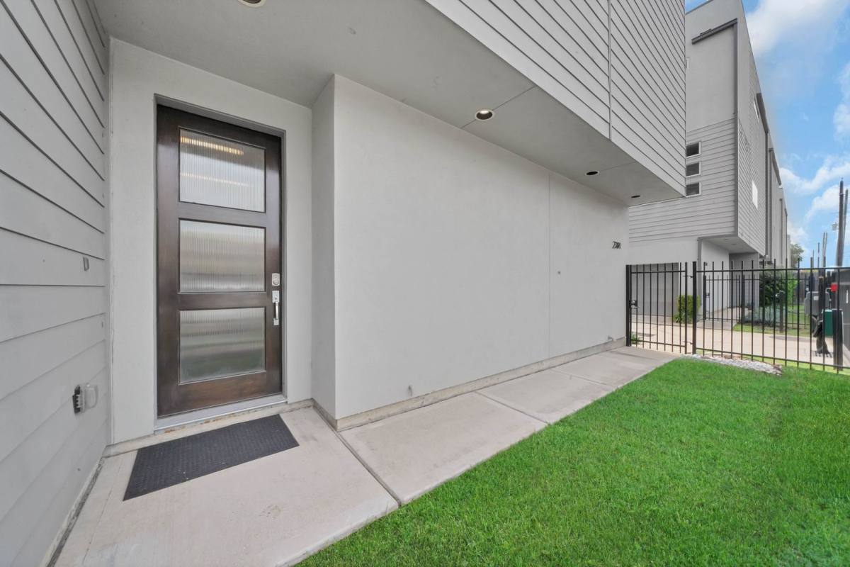 House for rent at 2384 Commerce St, Houston, TX 77003