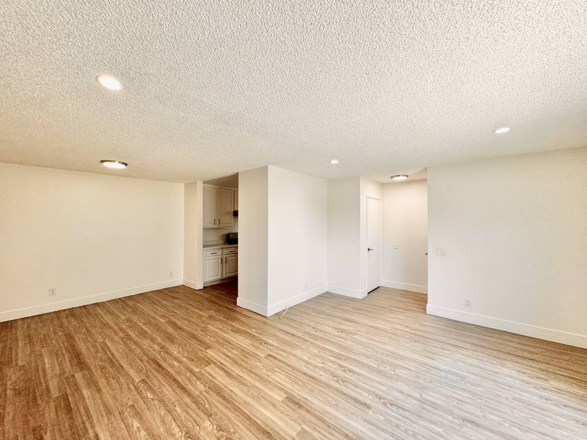 Apartment for rent at 812 E 28th St #105, Los Angeles, CA 90011