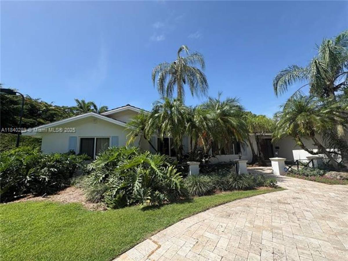 House for rent at 5870 SW 96th St, Miami, FL 33156