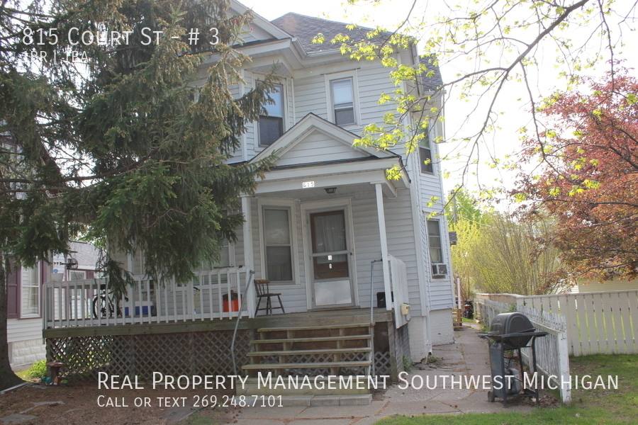 Apartment for rent at 815 Court St #3, Saint Joseph, MI 49085