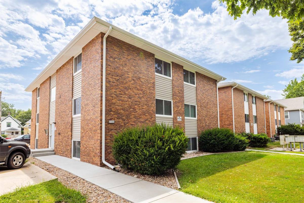 Apartment for rent at 1129 E St #11, Lincoln, NE 68508