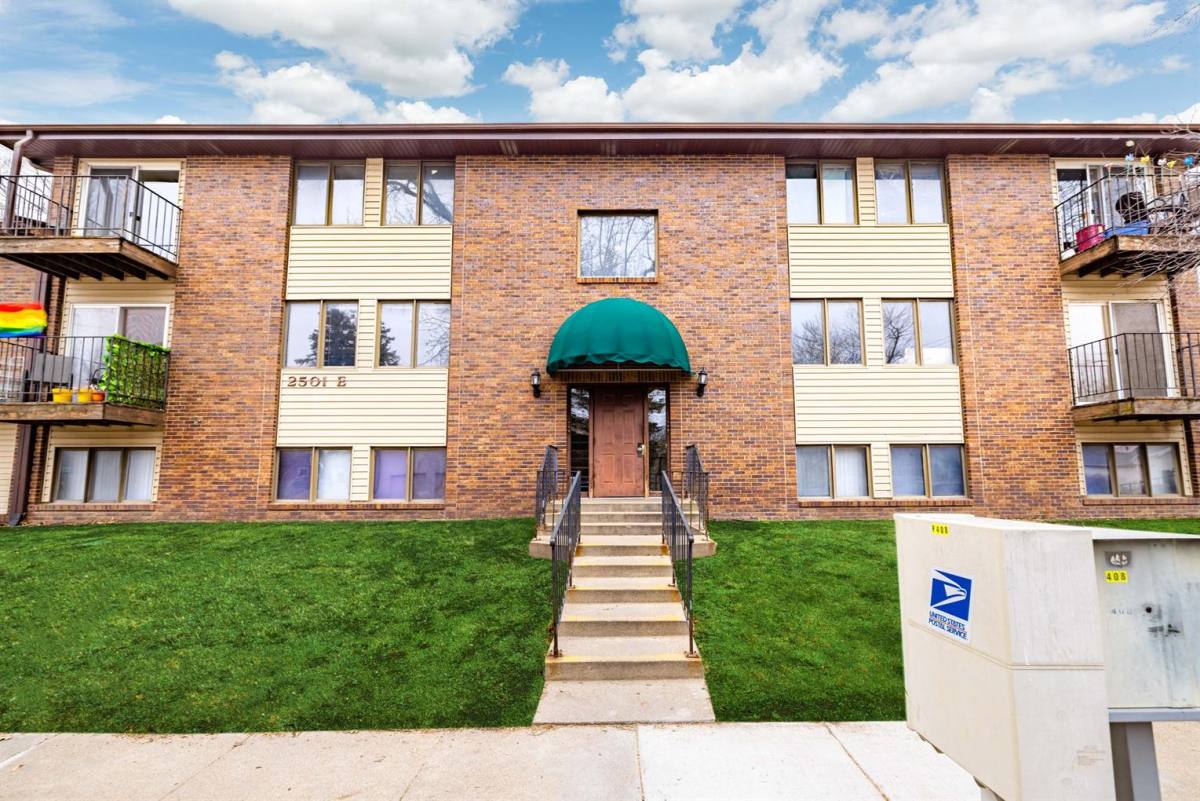 Apartment for rent at 2501 E St #4, Lincoln, NE 68510