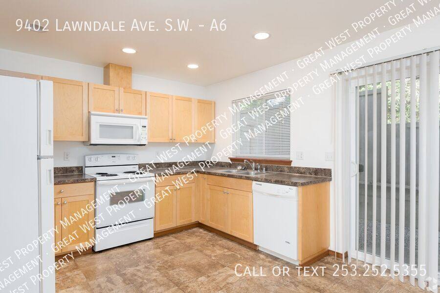 Townhouse for rent at 9402 Lawndale Ave SW #A6, Lakewood, WA 98498
