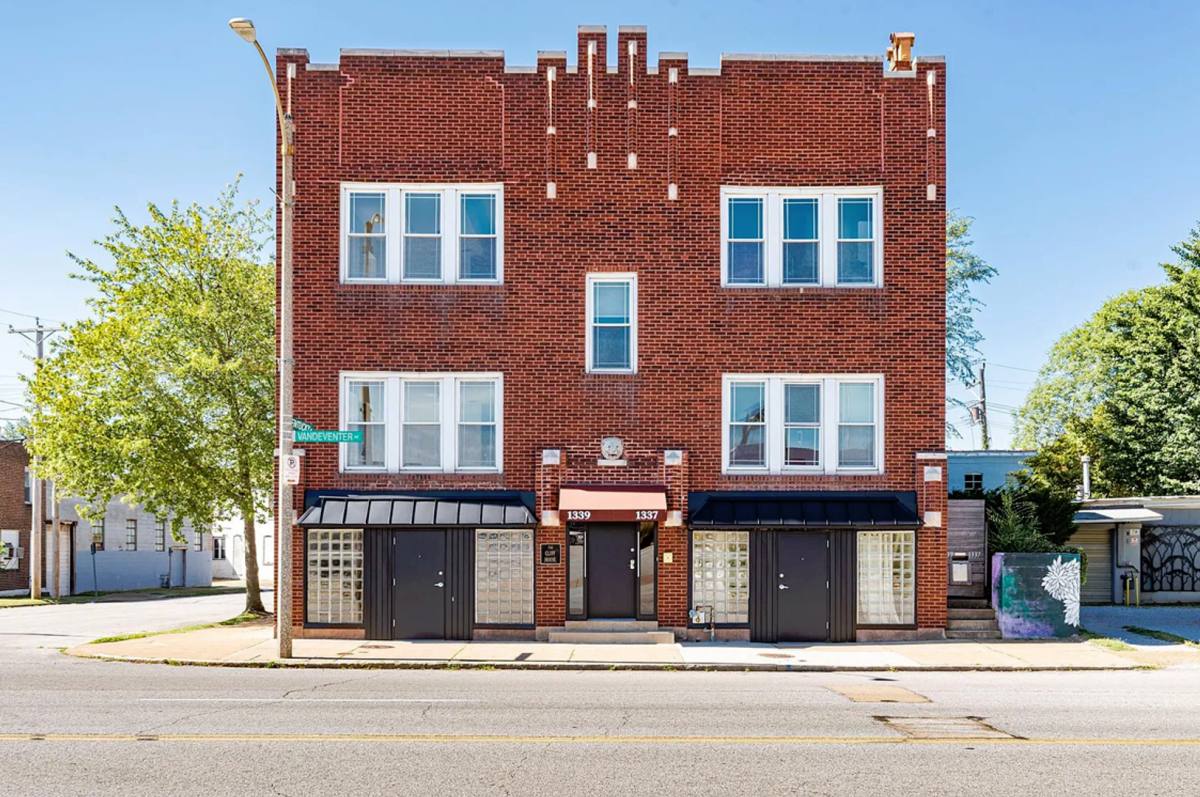 Apartment for rent at 1337-39 S Vandeventer, Saint Louis, MO 63110