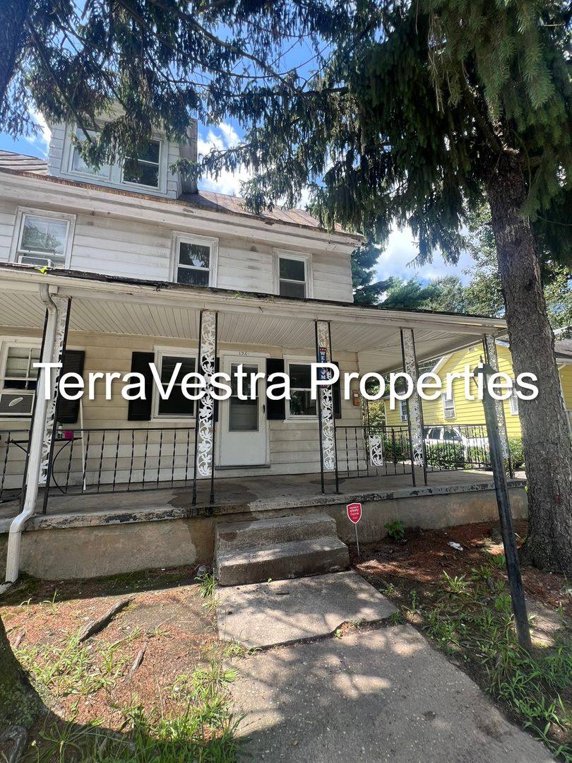 Apartment for rent at 124-126 W Harmony St, Penns Grove, NJ 08069