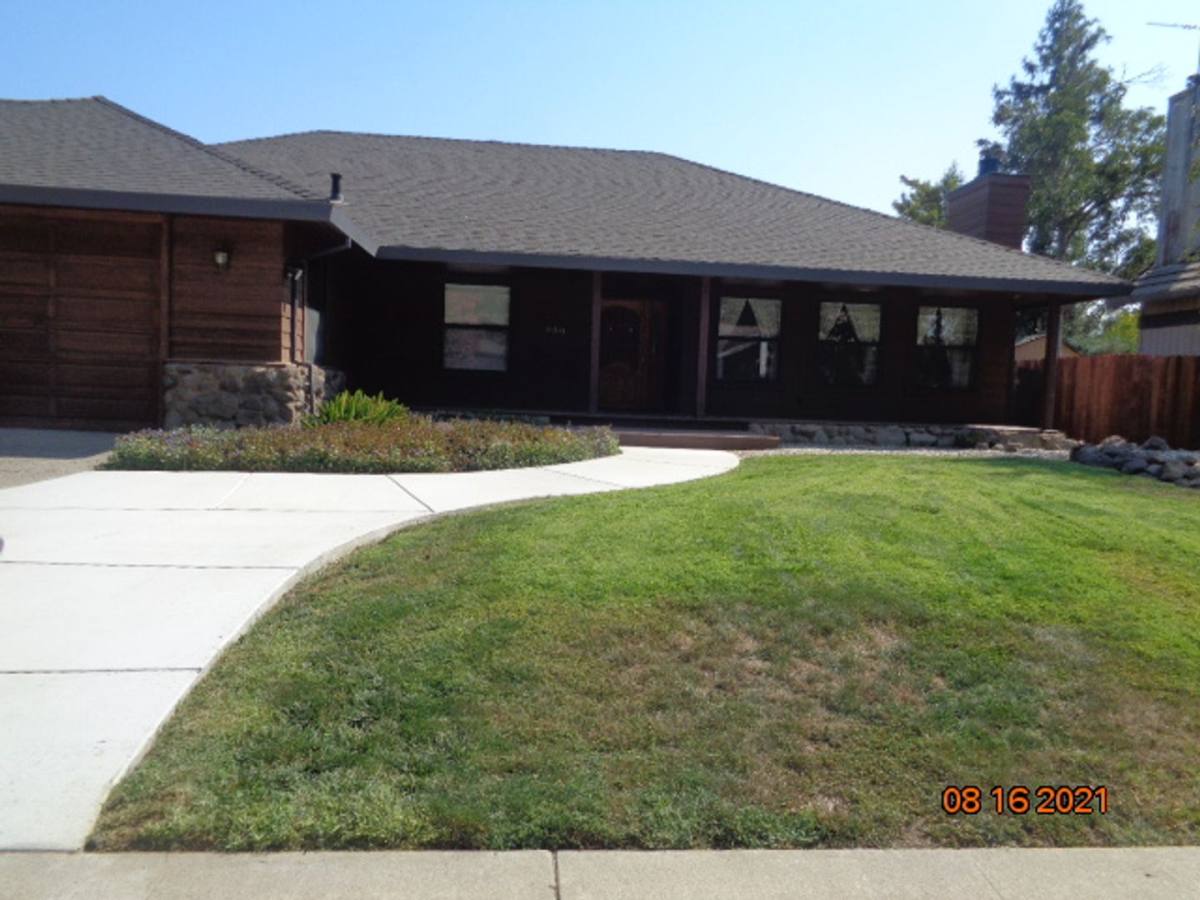 House for rent at 960 Monique Way, Dixon, CA 95620