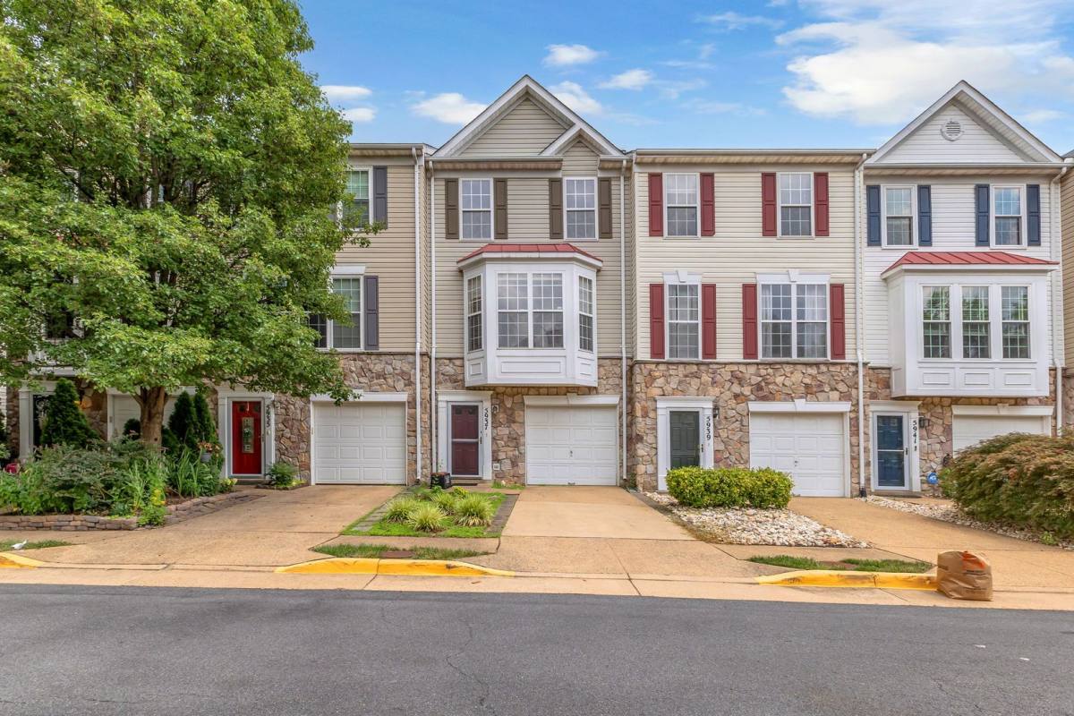Townhouse for rent at 5937 Kirkcaldy Lane, Alexandria, VA 22315