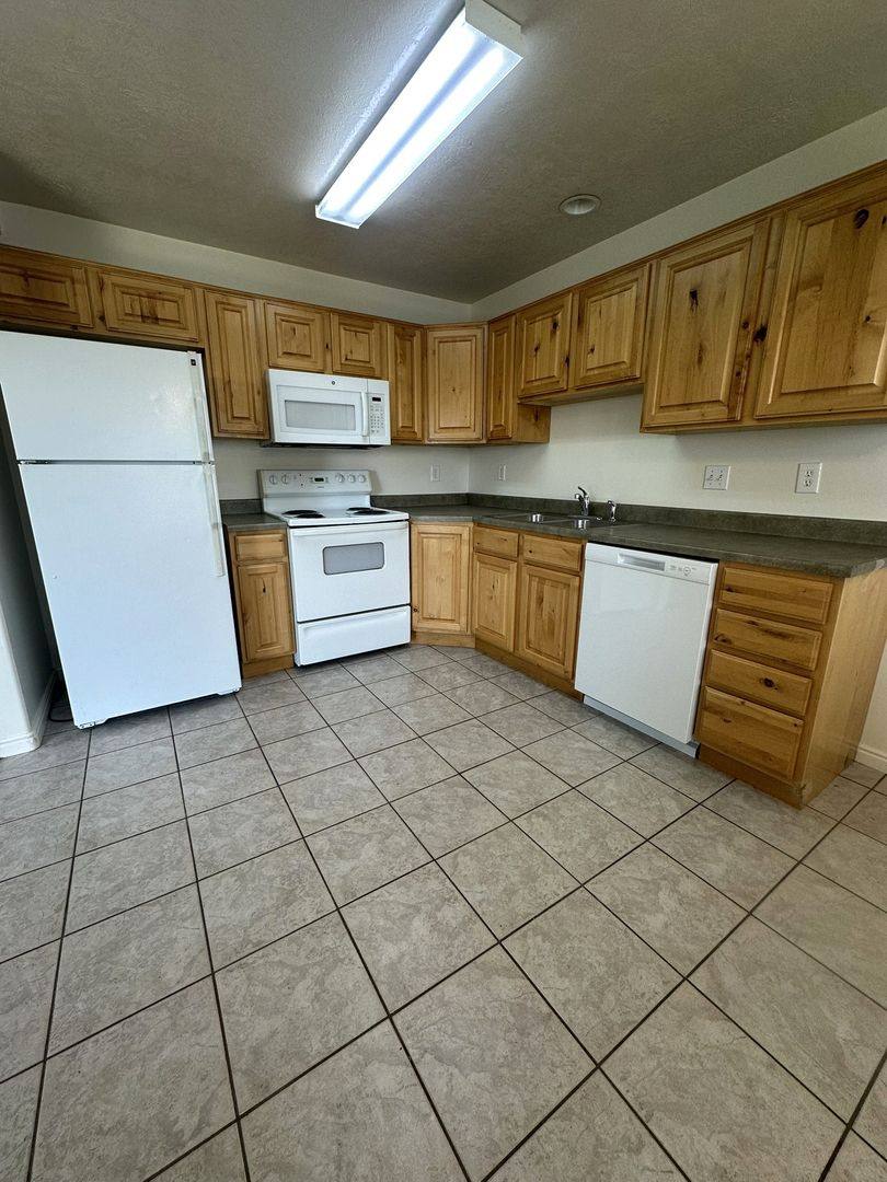 Apartment for rent at 960 S 550 E, Clearfield, UT 84015
