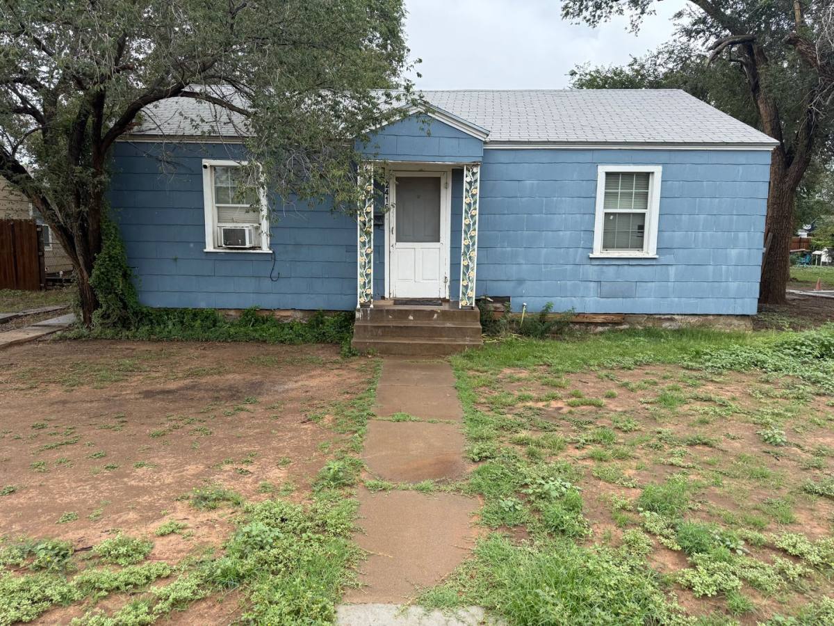 House for rent at 2416 31st St, Lubbock, TX 79411