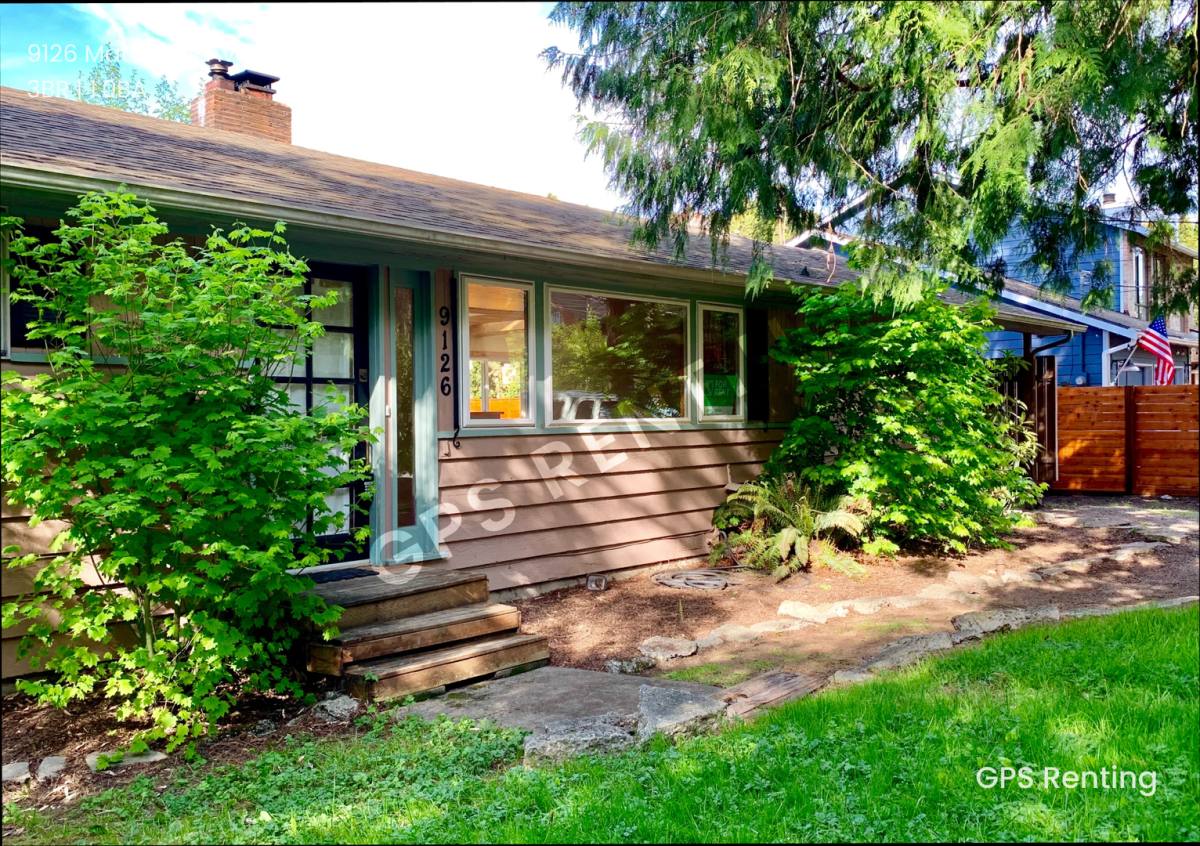 House for rent at 9126 Matthews Ave NE, Seattle, WA 98115