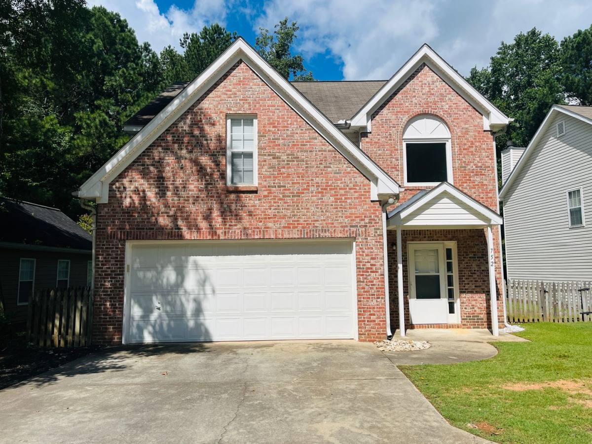 House for rent at 752 Reeves Lake Dr SW, Marietta, GA 30064