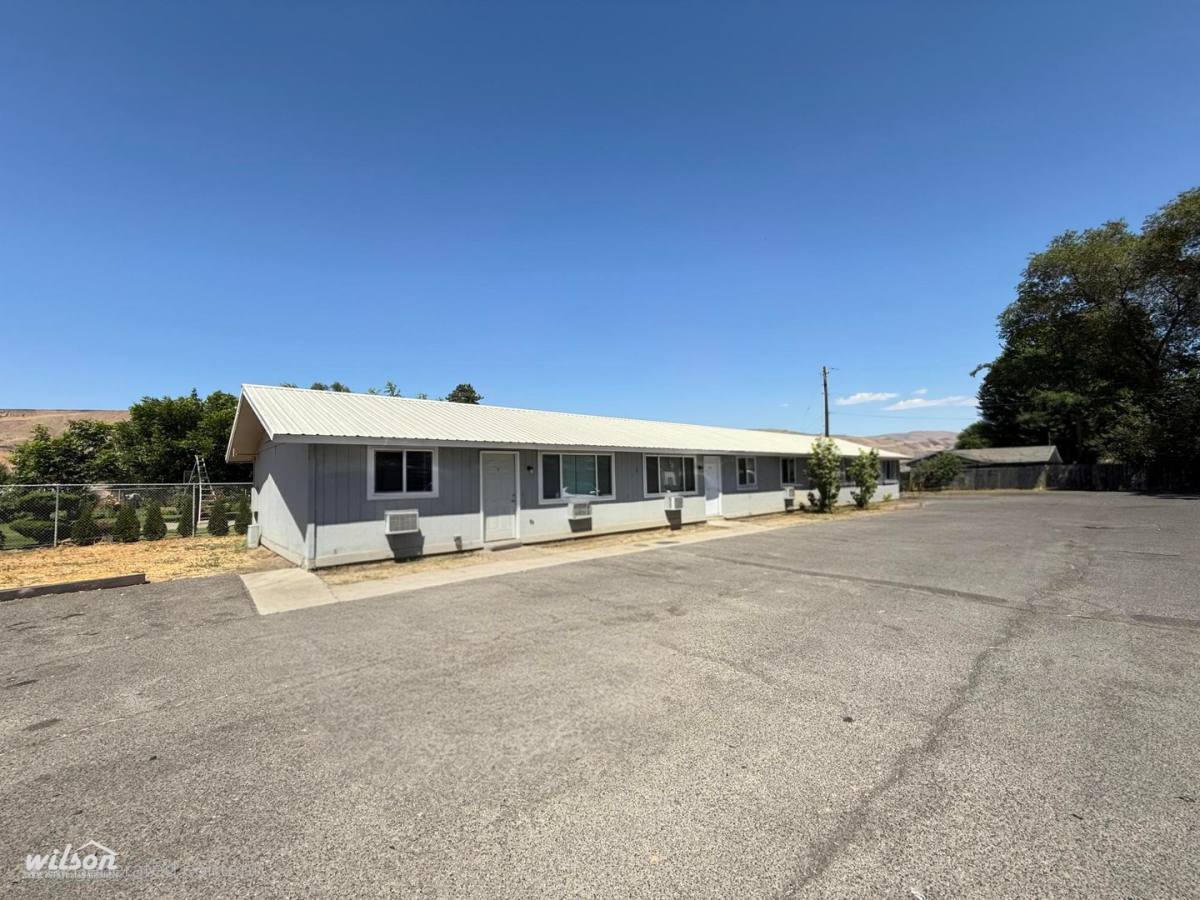 Apartment for rent at 1113 N 4th St, Yakima, WA 98901
