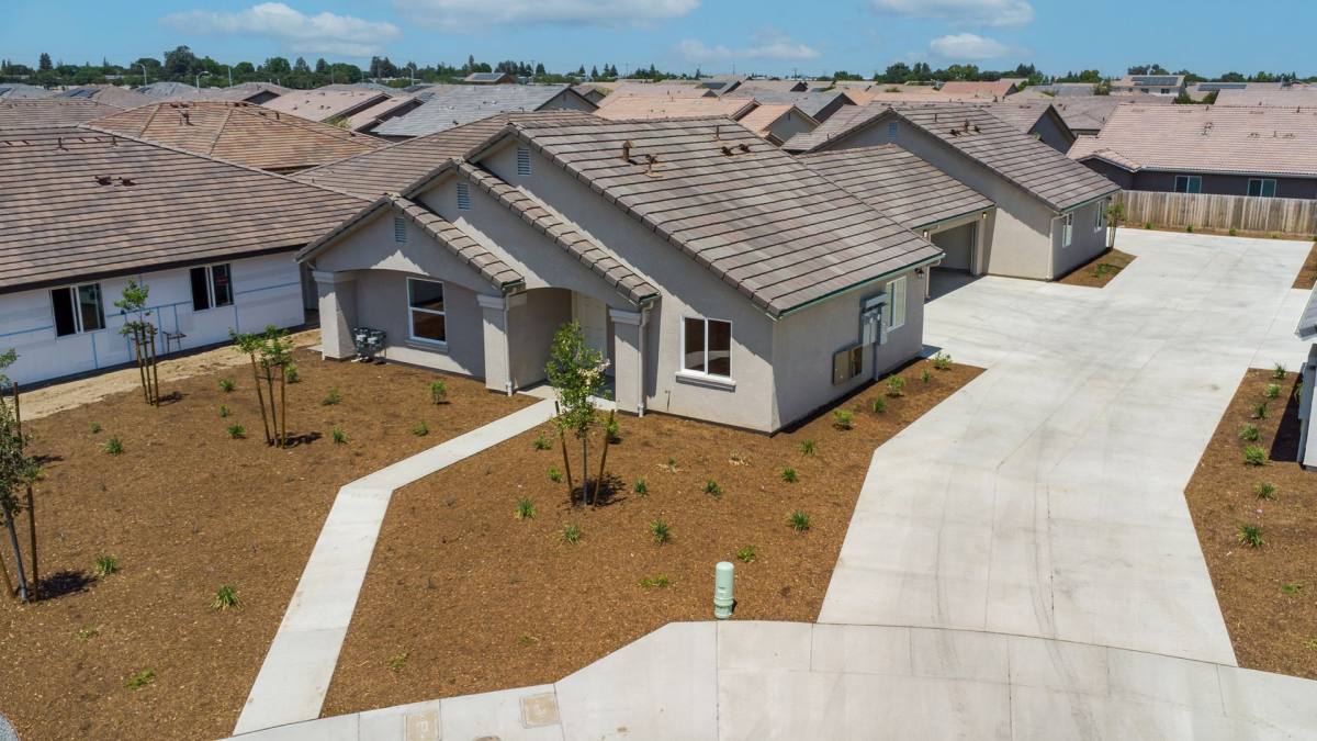 Condo for rent at 2506 Oakmont Circle, Tulare, CA 93274