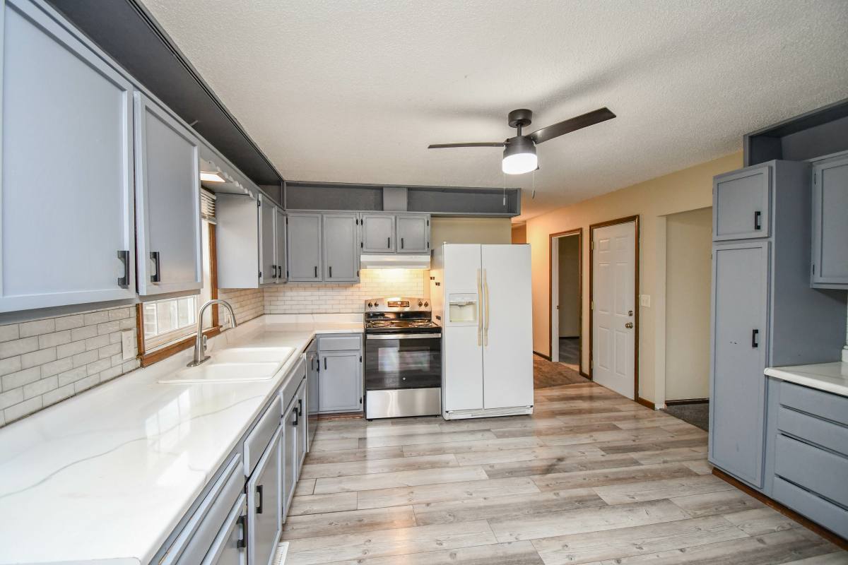 Apartment for rent at 1013 S Sherman Ave #A, Sioux Falls, SD 57104