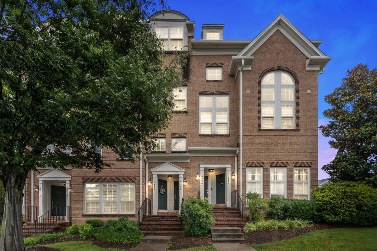 Townhouse for rent at 9530 Walker Way, Manassas, VA 20111