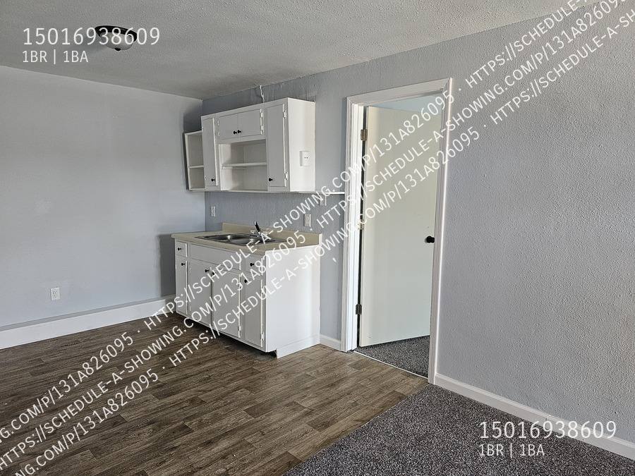 Apartment for rent at 403 E 3rd St #1, Hope, AR 71801