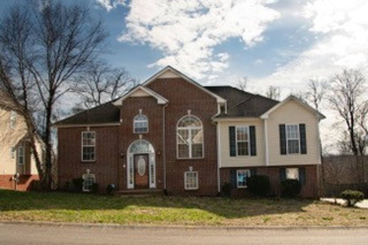 House for rent at 514 Winding Bluff Way, Clarksville, TN 37040