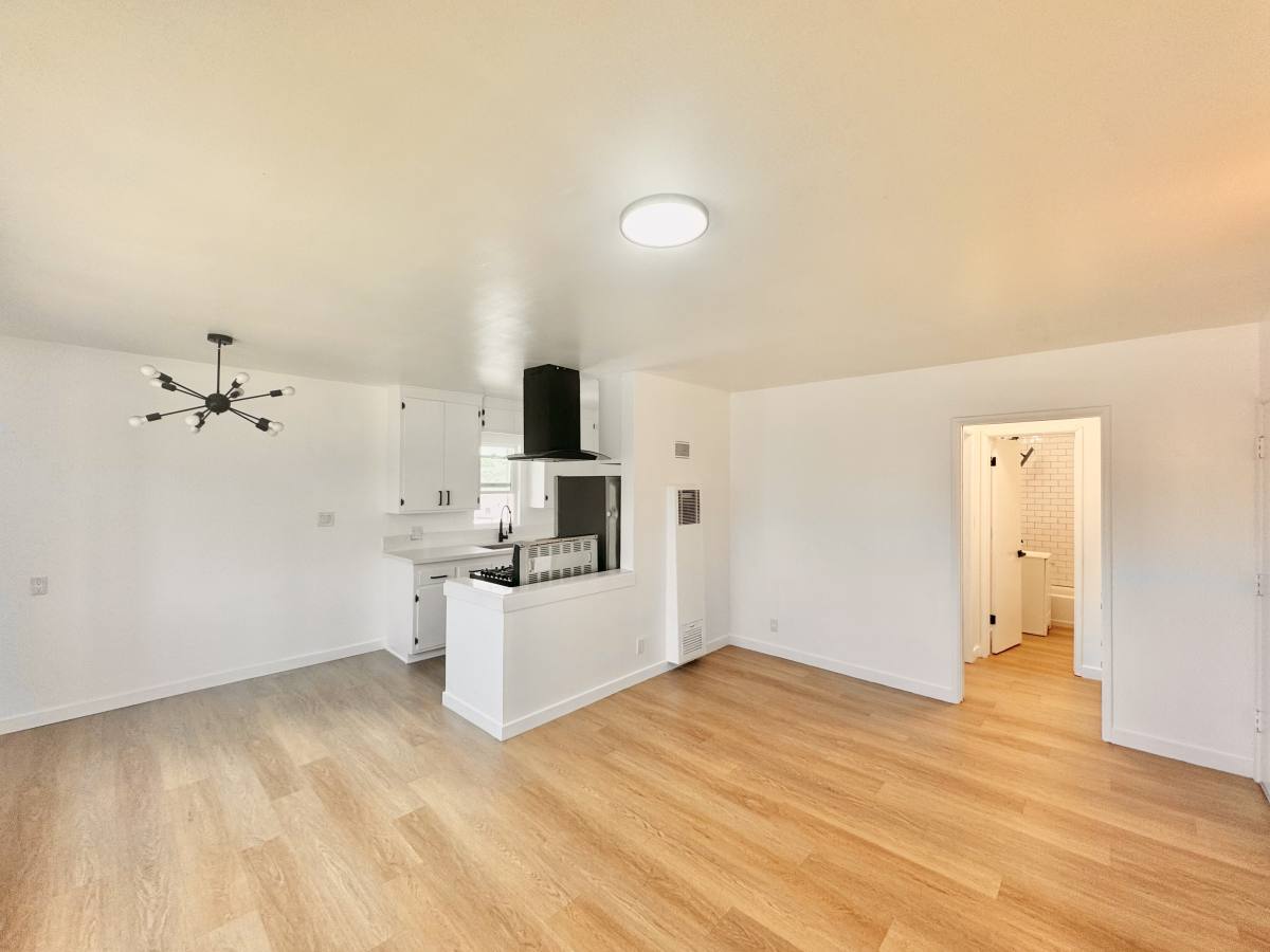 Apartment for rent at 6303 Cherry Ave #10, Long Beach, CA 90805