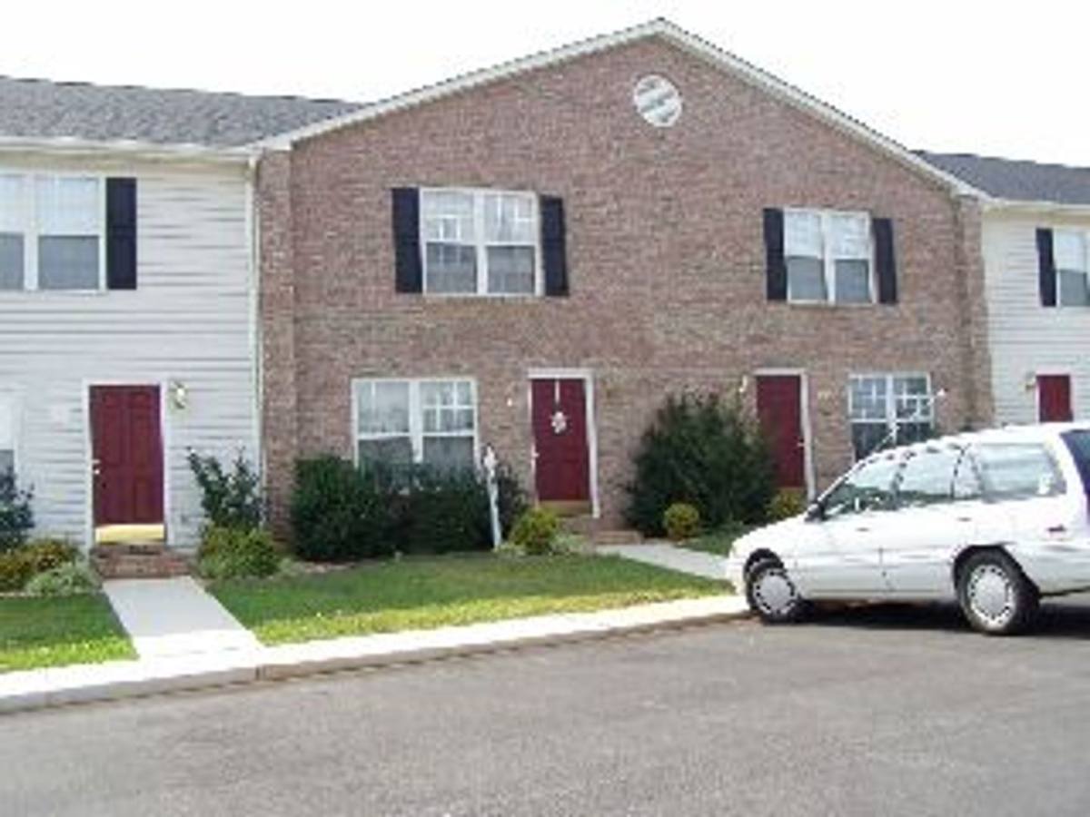 Townhouse for rent at 1015 Blake Court, Forest, VA 24551