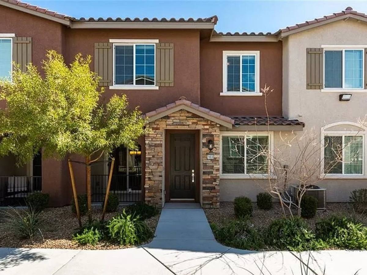 Townhouse for rent at 8466 W Classique Ave, Las Vegas, NV 89178