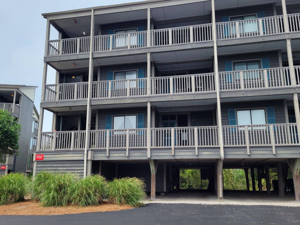Apartment for rent at 2308 W Fort Macon Rd #H101, Atlantic Beach, NC 28512