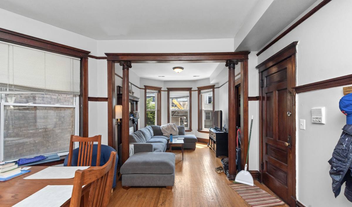 Apartment for rent at 3350 N Sheffield #2, Chicago, IL 60657
