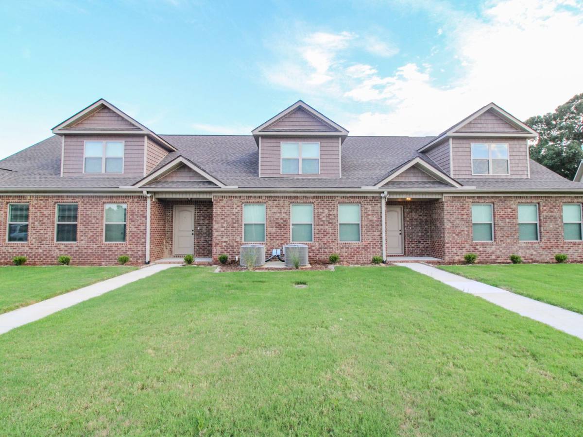 Townhouse for rent at 18297 Mae Circle, Athens, AL 35611