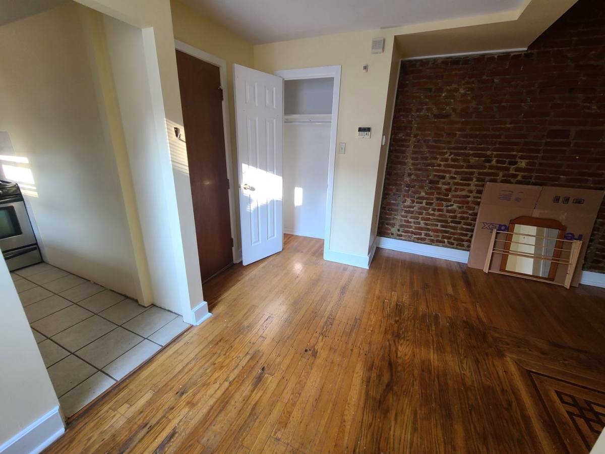 Apartment for rent at 1619 Green St, Philadelphia, PA 19130