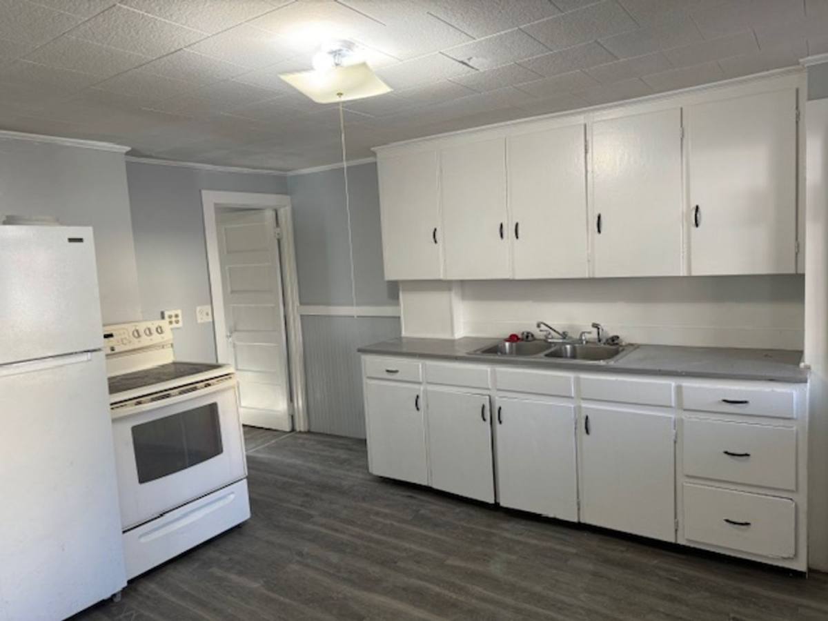 Apartment for rent at 17 Sullivan St, Newport, NH 03773