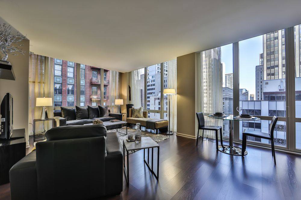 Apartment for rent at 215 W Washington St, Chicago, IL 60606