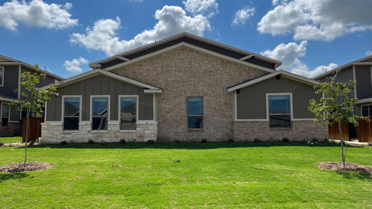 Townhouse for rent at 618 Fallow Dr, Venus, TX 76084