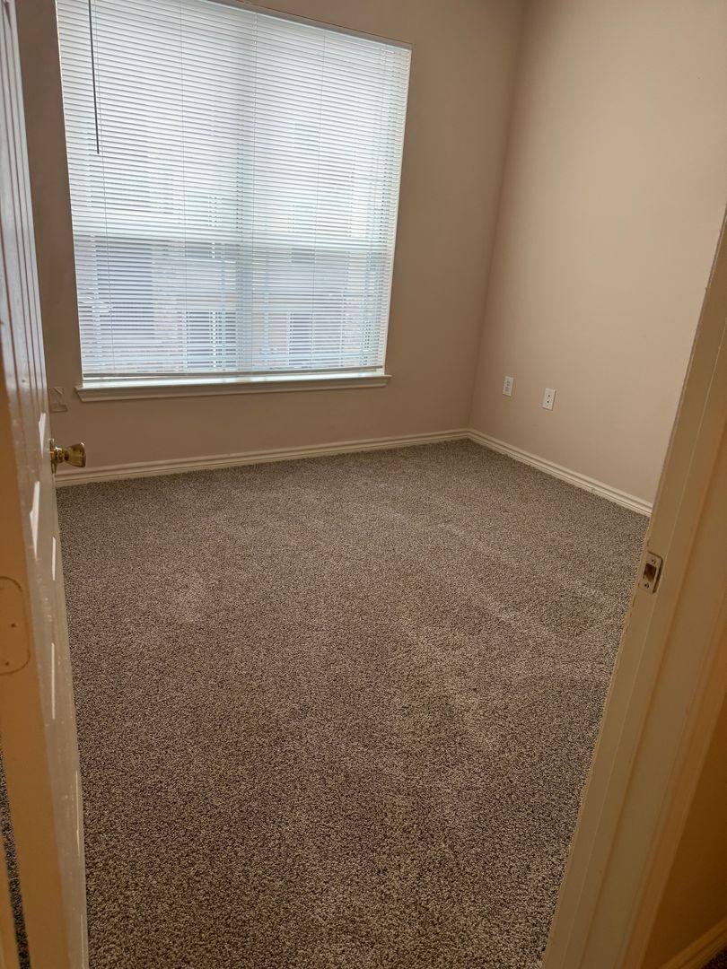 Apartment for rent at 9110 Tidwell Rd, Houston, TX 77078