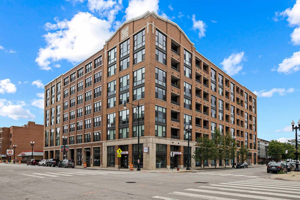 Apartment for rent at 2300 S Michigan Ave, Chicago, IL 60605