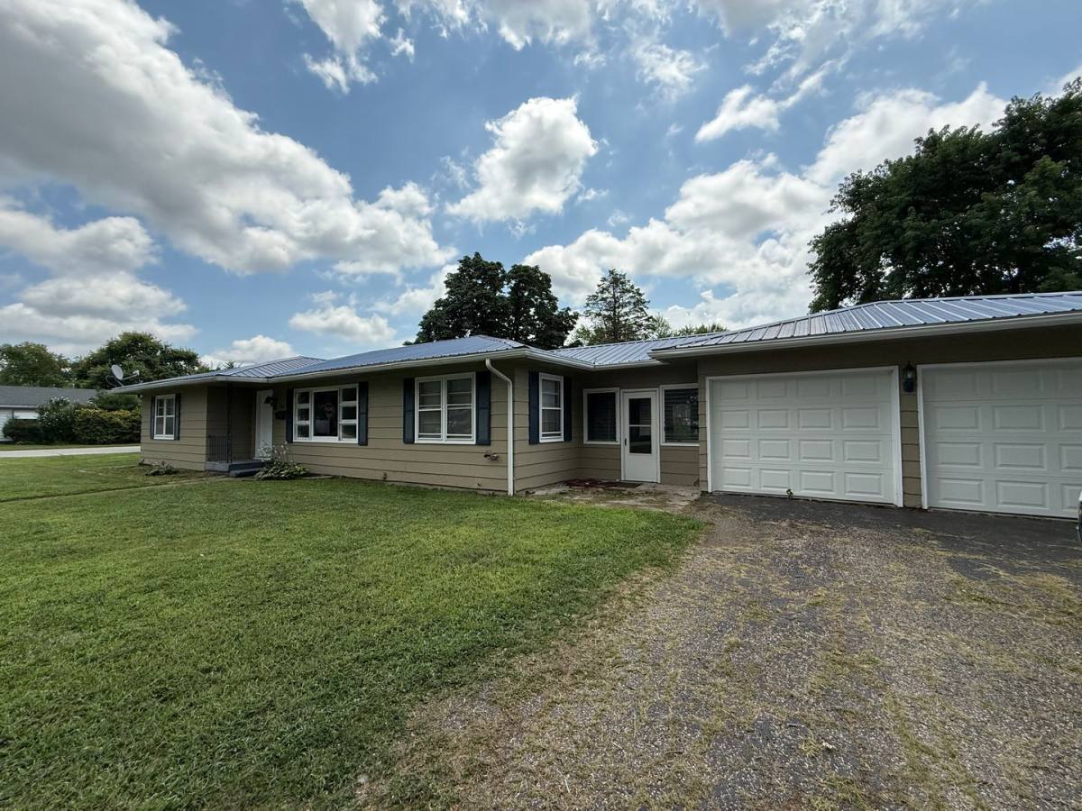 House for rent at 899 Stewart St, Terre Haute, IN 47807
