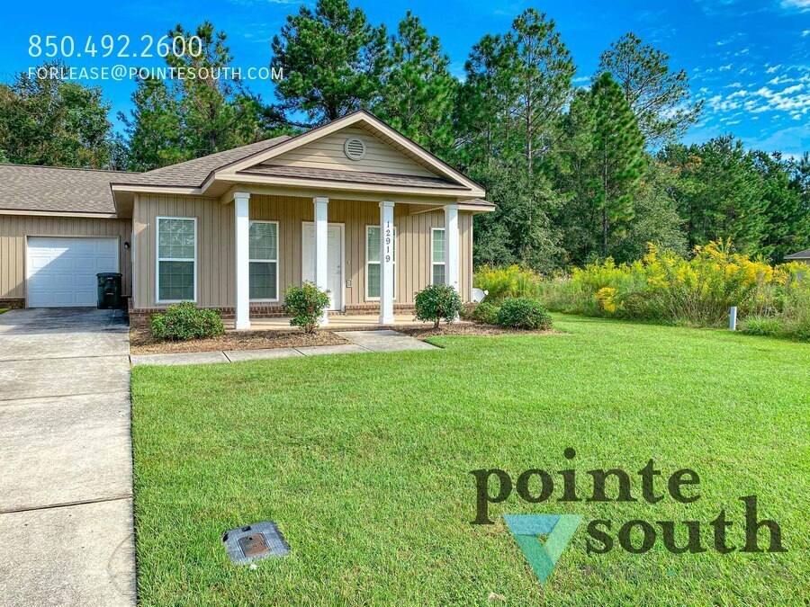 Apartment for rent at 12919A Churchill Dr, Daphne, AL 36527