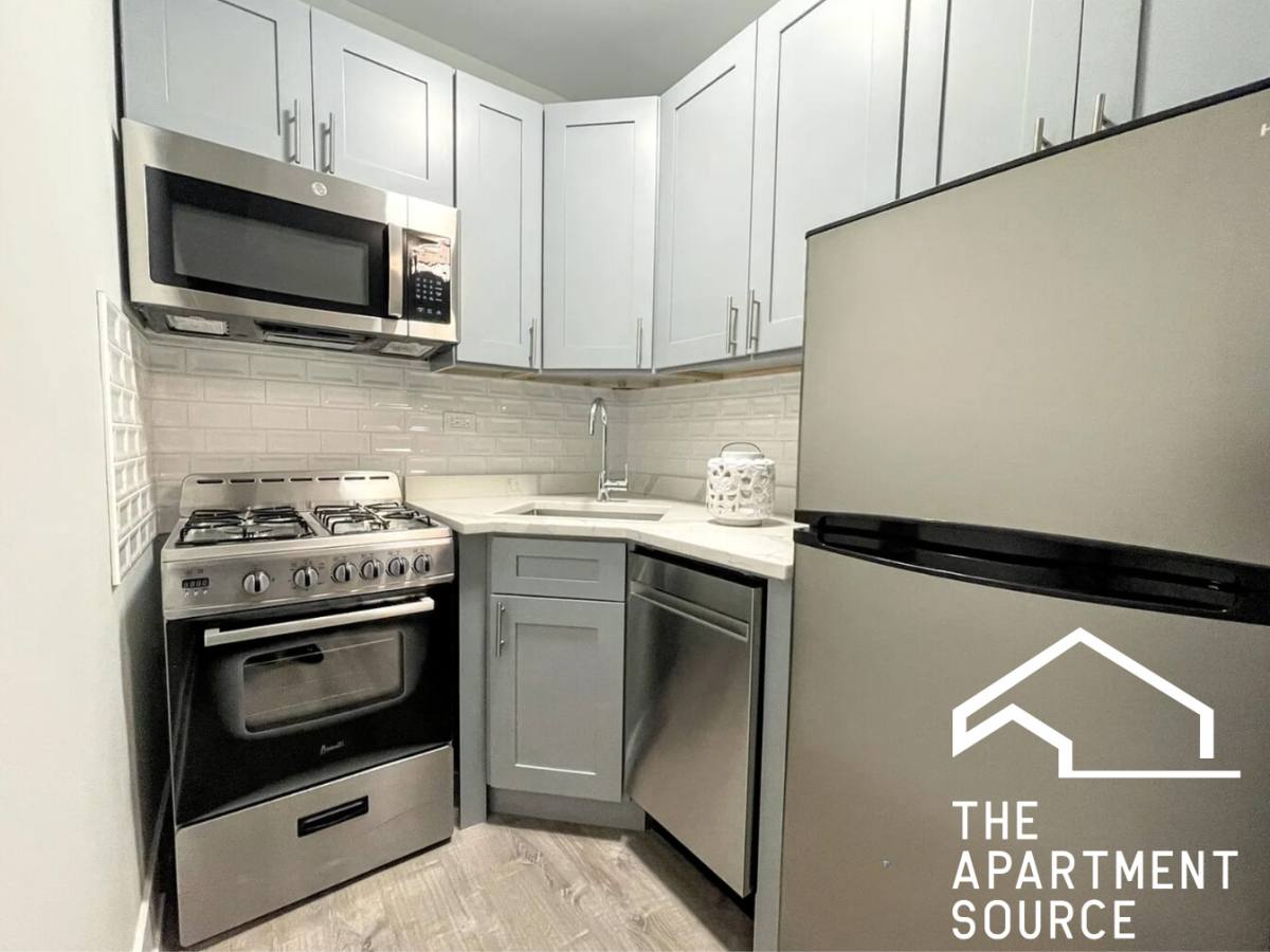 Apartment for rent at 505 W Belmont Ave, Chicago, IL 60657